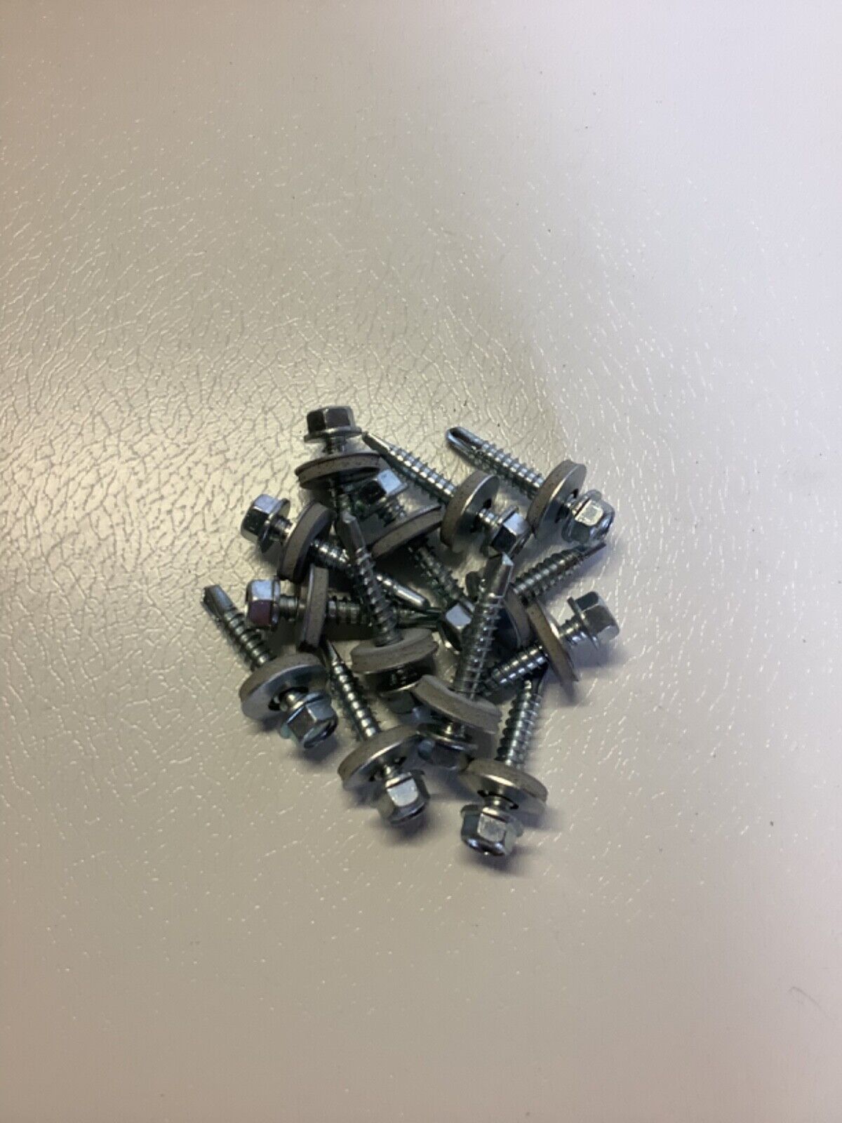 32mm Light Section Tek Screws C/W G16 Washer (100)